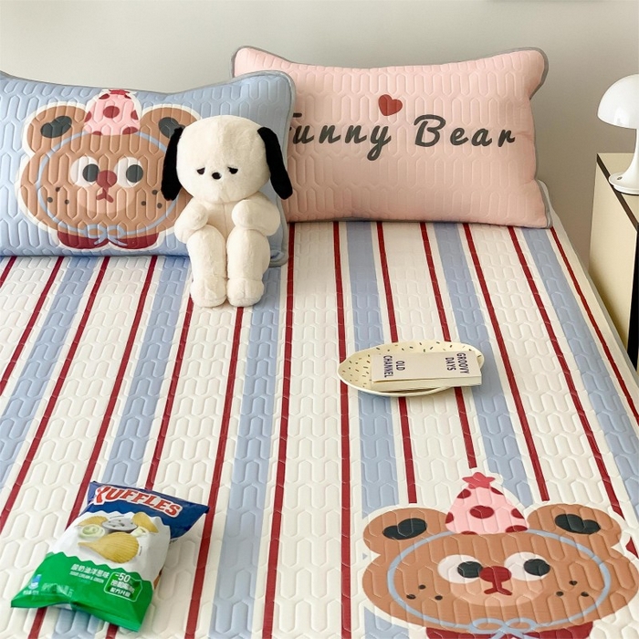 91家纺网 家纺一手货源 找家纺 顾里家纺 2026新款ins大版卡通乳胶席凉席席子 蓝条小熊