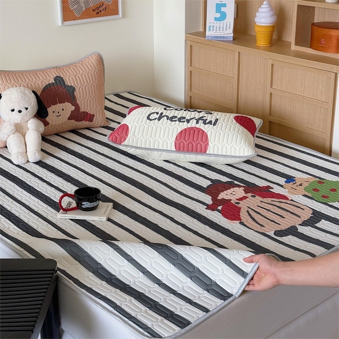 91家纺网 家纺一手货源 找家纺 顾里家纺 2026新款ins大版卡通乳胶席凉席席子 帽子女孩