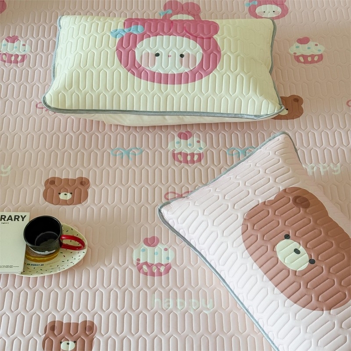 91家纺网 家纺一手货源 找家纺 顾里家纺 2026新款ins大版卡通乳胶席凉席席子 美乐熊