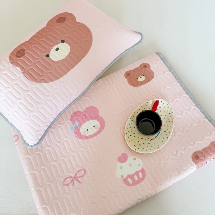 91家纺网 家纺一手货源 找家纺 顾里家纺 2026新款ins大版卡通乳胶席凉席席子 美乐熊