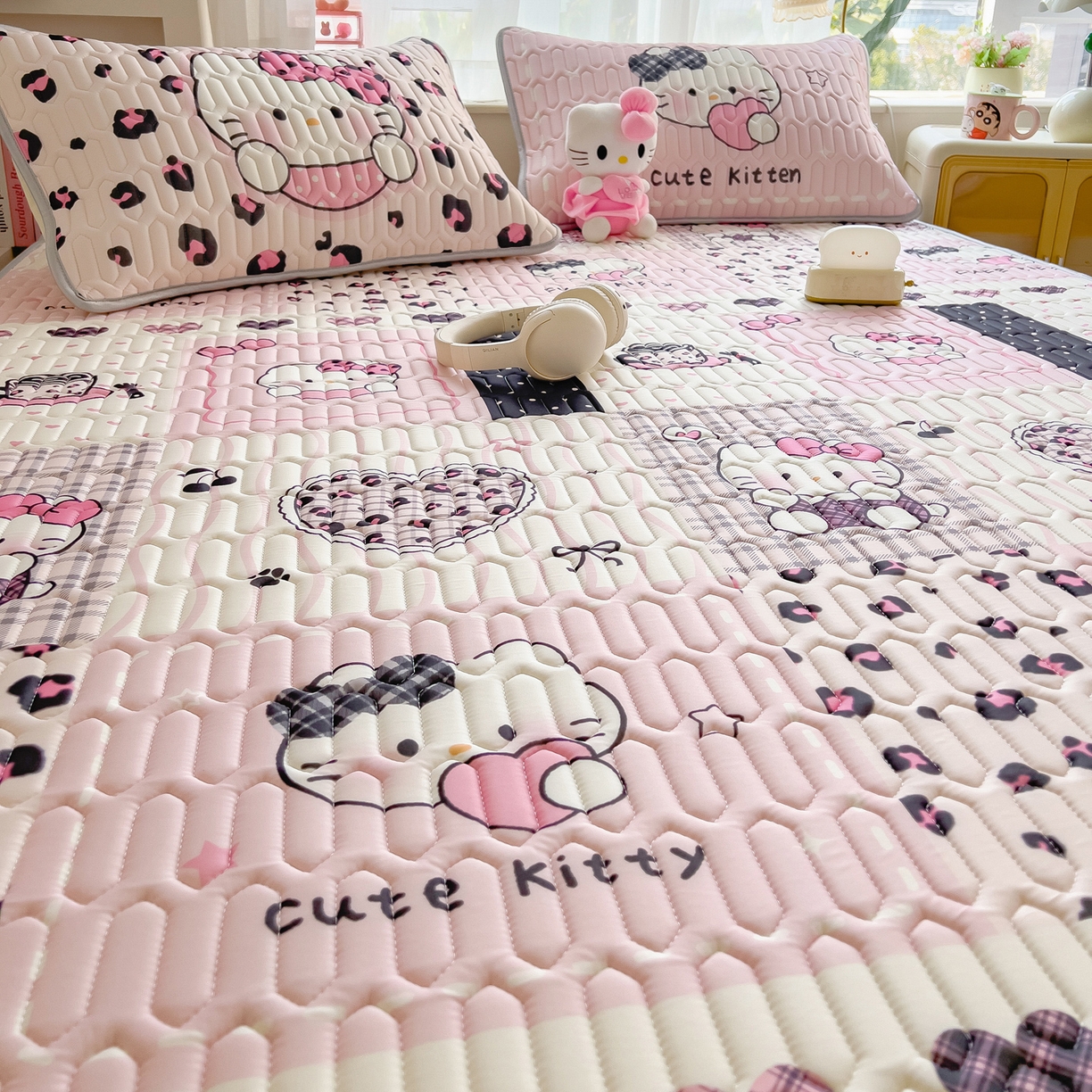 91家纺网 家纺一手货源 找家纺 （总）摩妮卡 2026新款数码大版小清新乳胶凉席床席款三件套-场景二