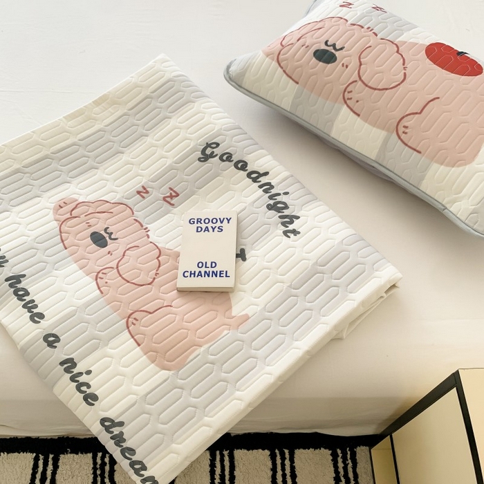 91家纺网 家纺一手货源 找家纺 顾里家纺 2026新款ins大版卡通乳胶席凉席席子 趴趴熊