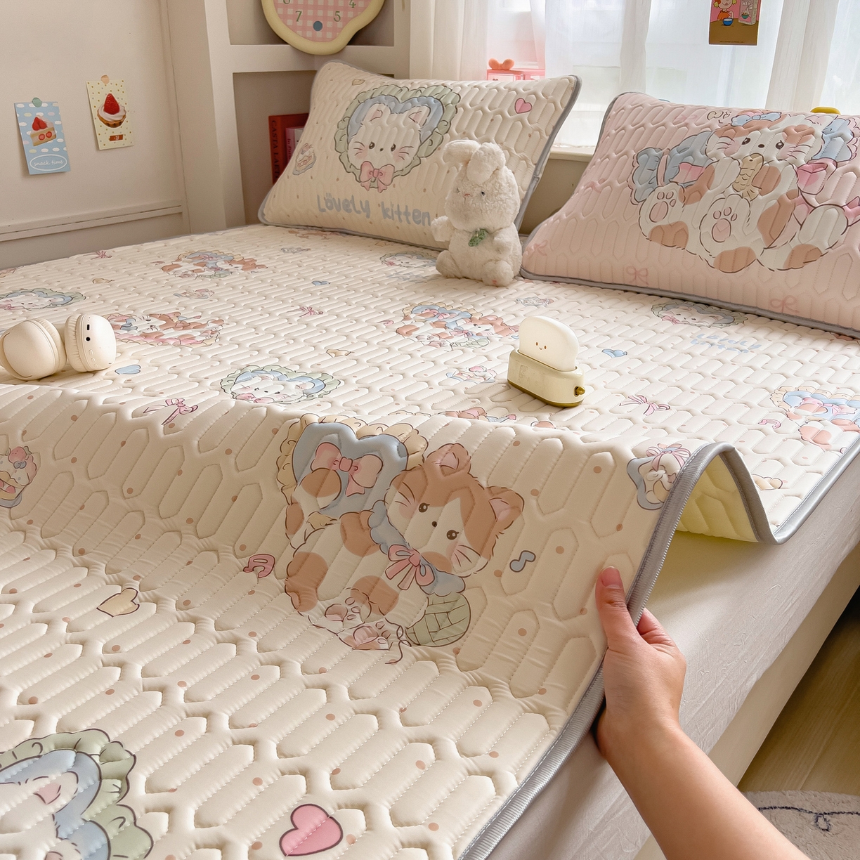 91家纺网 家纺一手货源 找家纺 （总）摩妮卡 2026新款数码大版小清新乳胶凉席床席款三件套-场景二