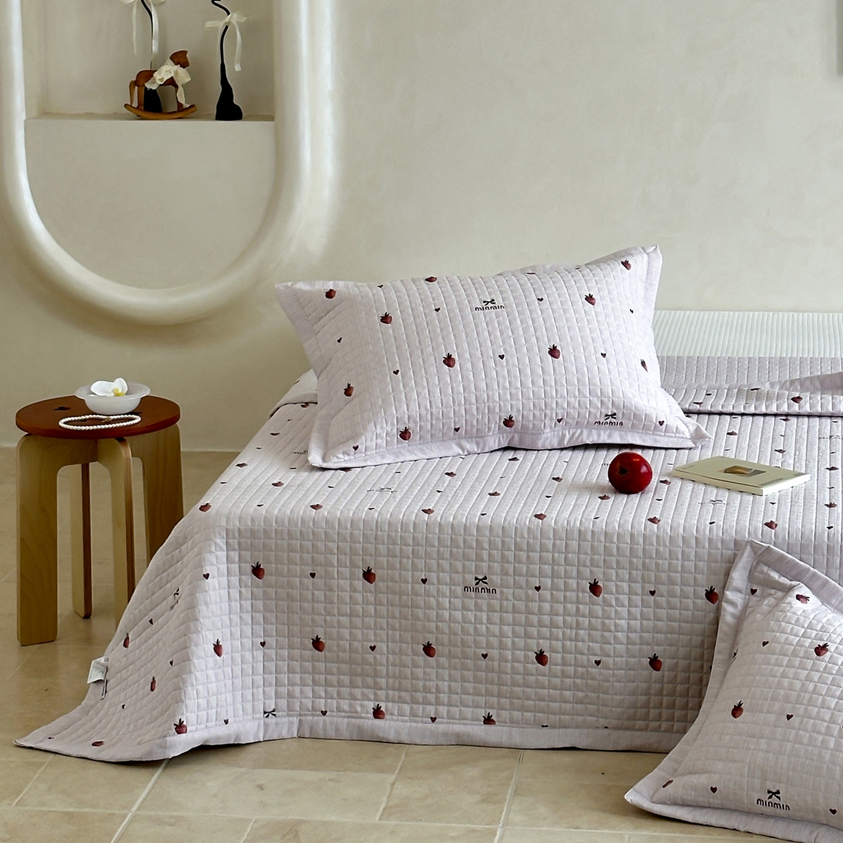 91家纺网 家纺一手货源 找家纺 床盖工厂店 2026新款提花色织麻床盖三件套 草莓粉