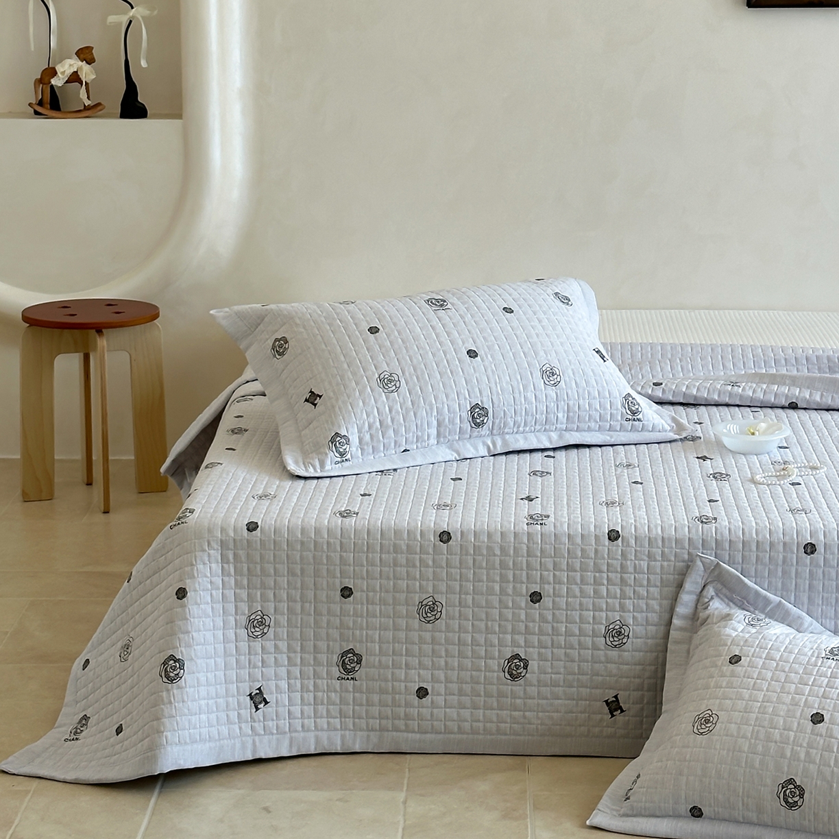 91家纺网 家纺一手货源 找家纺 床盖工厂店 2026新款提花色织麻床盖三件套 香奈儿