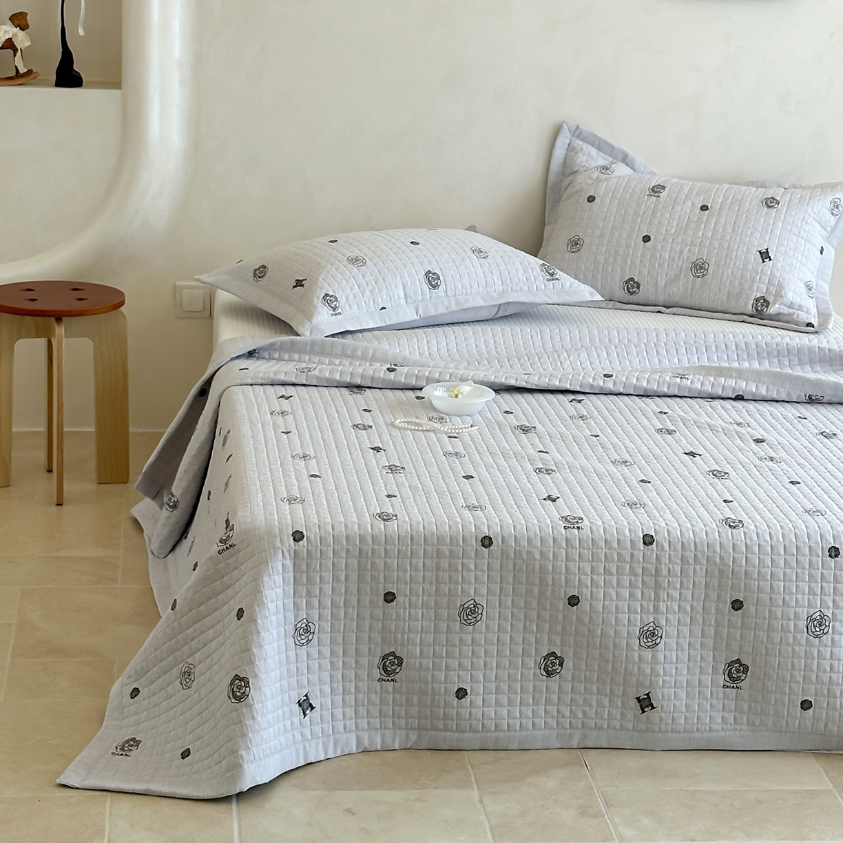 91家纺网 家纺一手货源 找家纺 床盖工厂店 2026新款提花色织麻床盖三件套 香奈儿