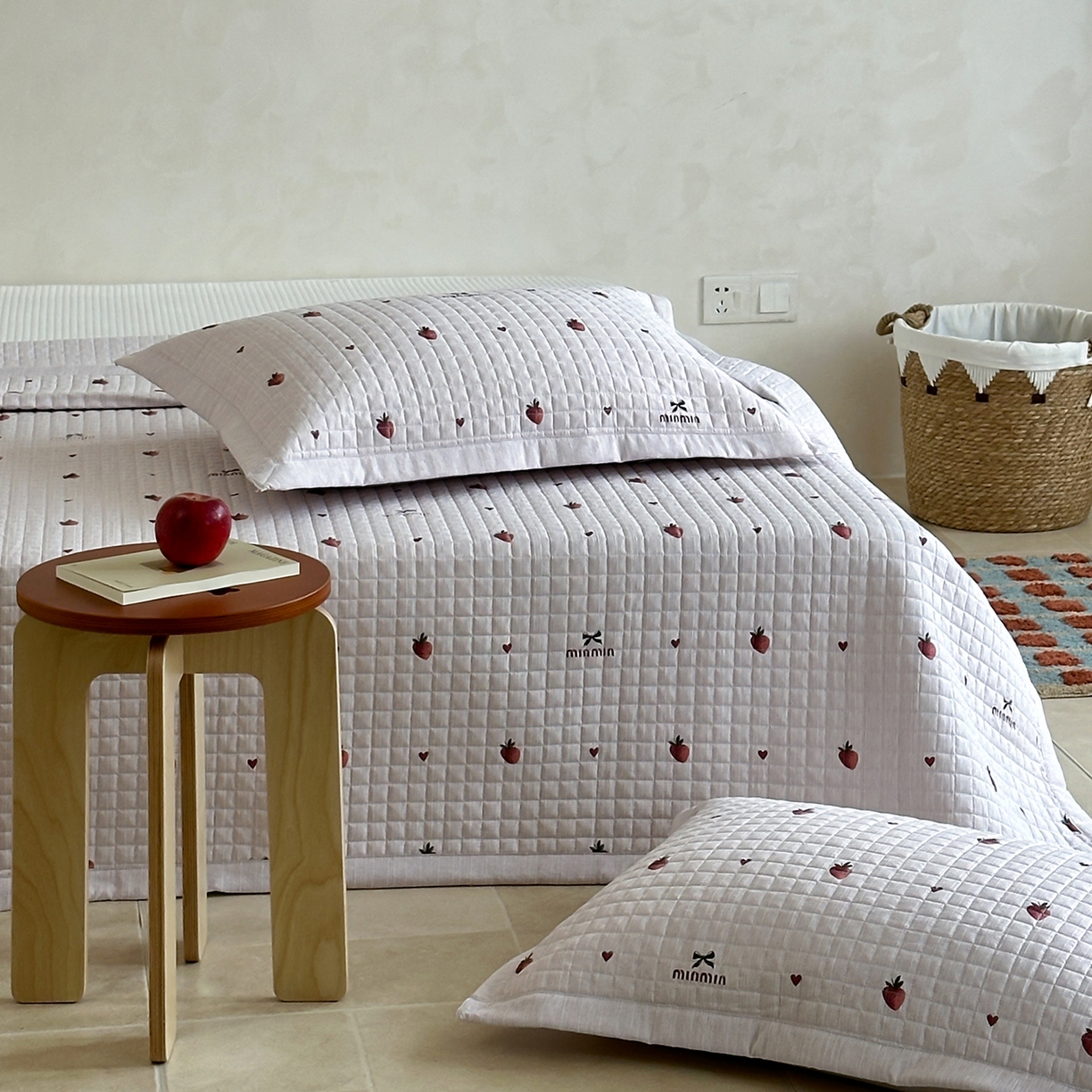 91家纺网 家纺一手货源 找家纺 床盖工厂店 2026新款提花色织麻床盖三件套 草莓粉