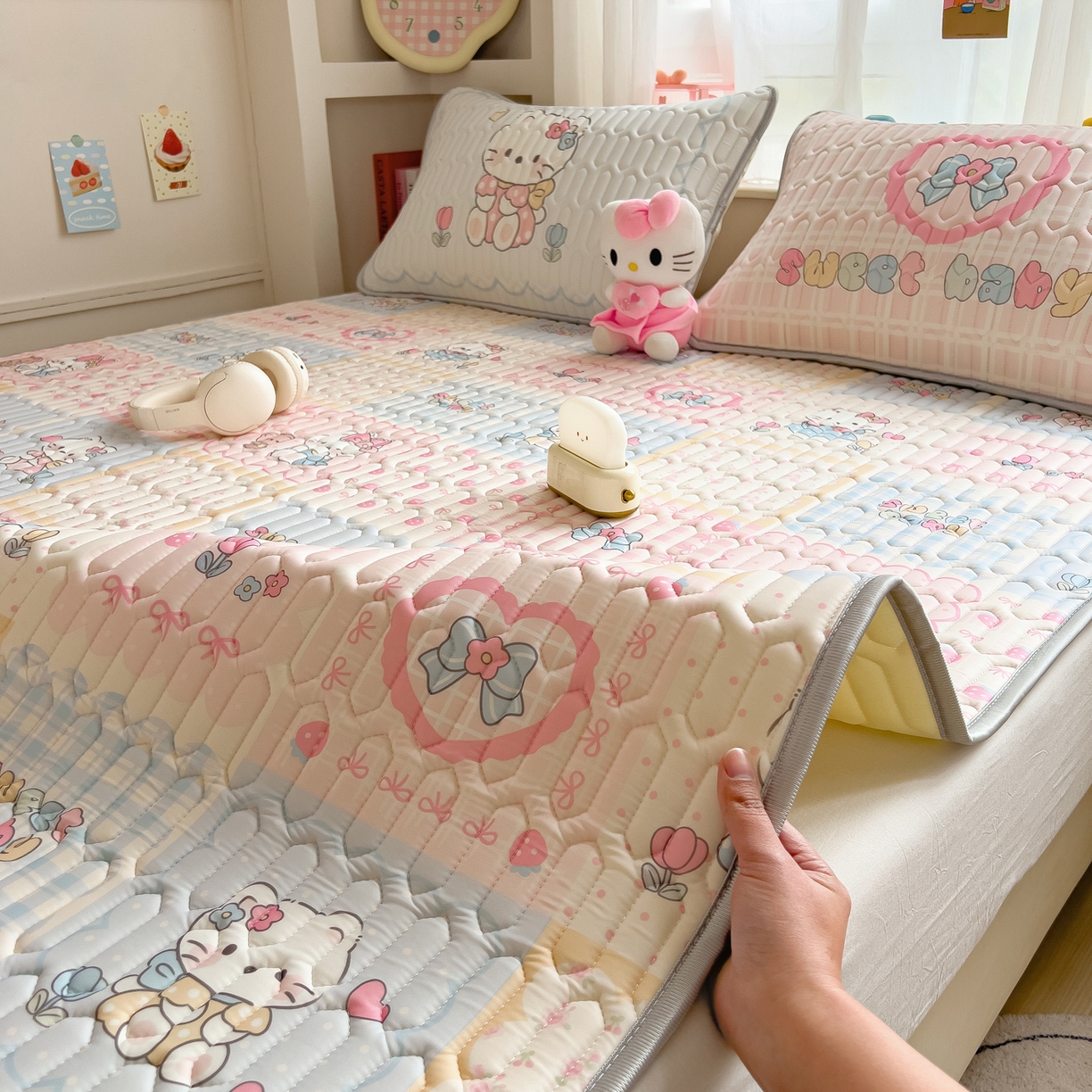 91家纺网 家纺一手货源 找家纺 （总）摩妮卡 2026新款数码大版小清新乳胶凉席床席款三件套-场景二