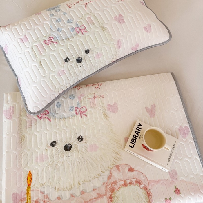 91家纺网 家纺一手货源 找家纺 顾里家纺 2026新款ins大版卡通乳胶席凉席席子 少女西高地