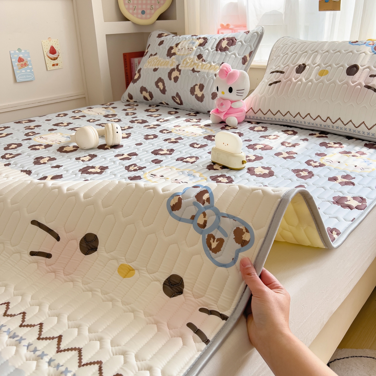 91家纺网 家纺一手货源 找家纺 （总）摩妮卡 2026新款数码大版小清新乳胶凉席床席款三件套-场景二