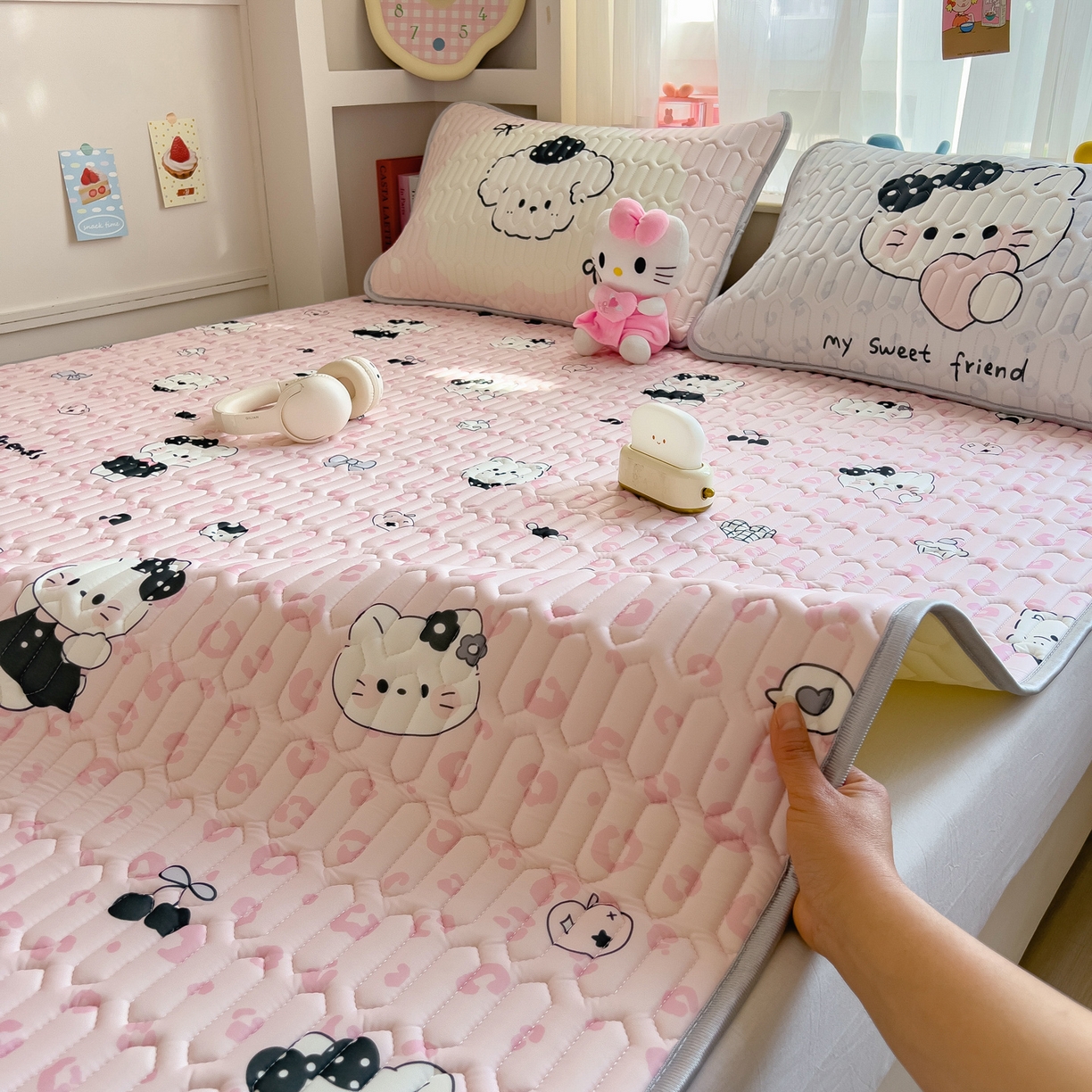 91家纺网 家纺一手货源 找家纺 （总）摩妮卡 2026新款数码大版小清新乳胶凉席床席款三件套-场景二