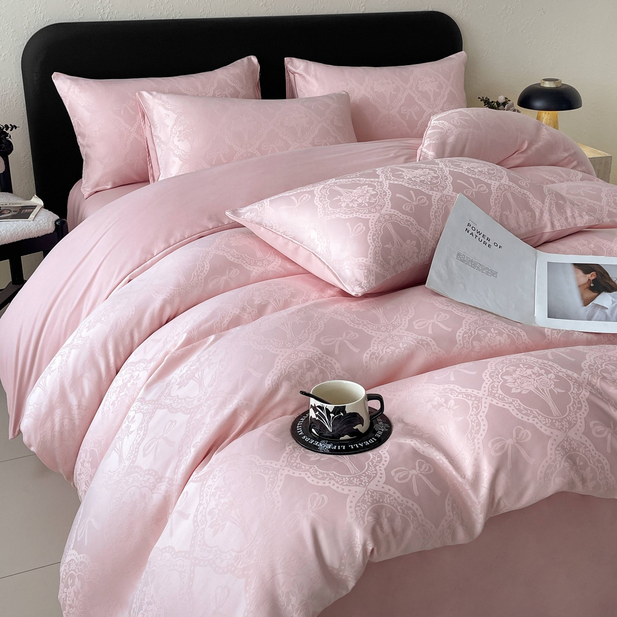 91家纺网 家纺一手货源 找家纺 （总）大麦乐田 2026春夏新款贡缎提花大红四件套