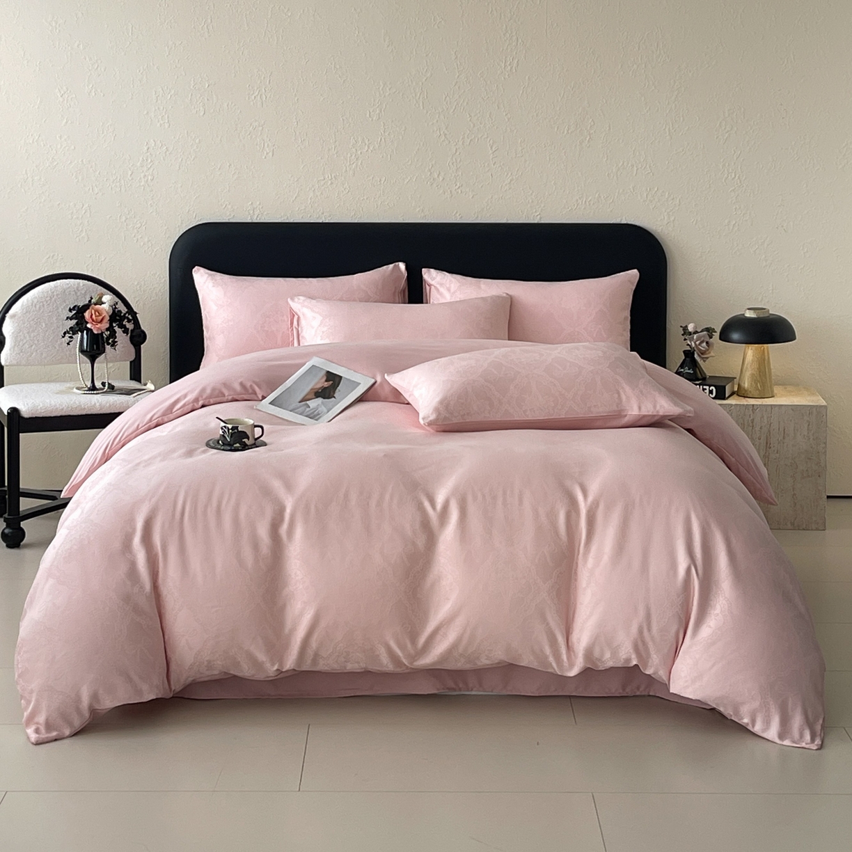 91家纺网 家纺一手货源 找家纺 （总）大麦乐田 2026春夏新款贡缎提花纯色双拼四件套