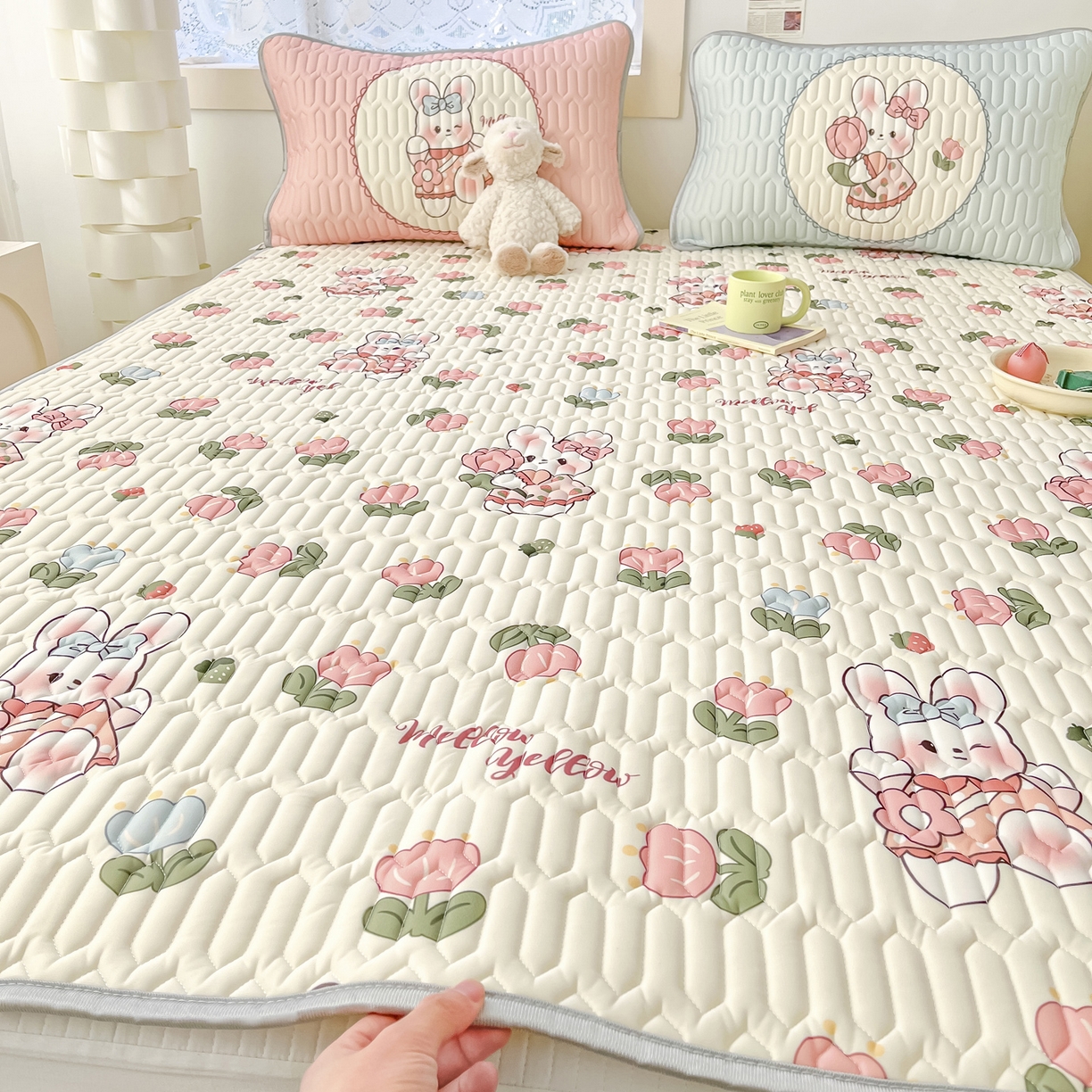 91家纺网 家纺一手货源 找家纺 （总）摩妮卡 2026新款数码大版小清新乳胶凉席床席款三件套-场景二