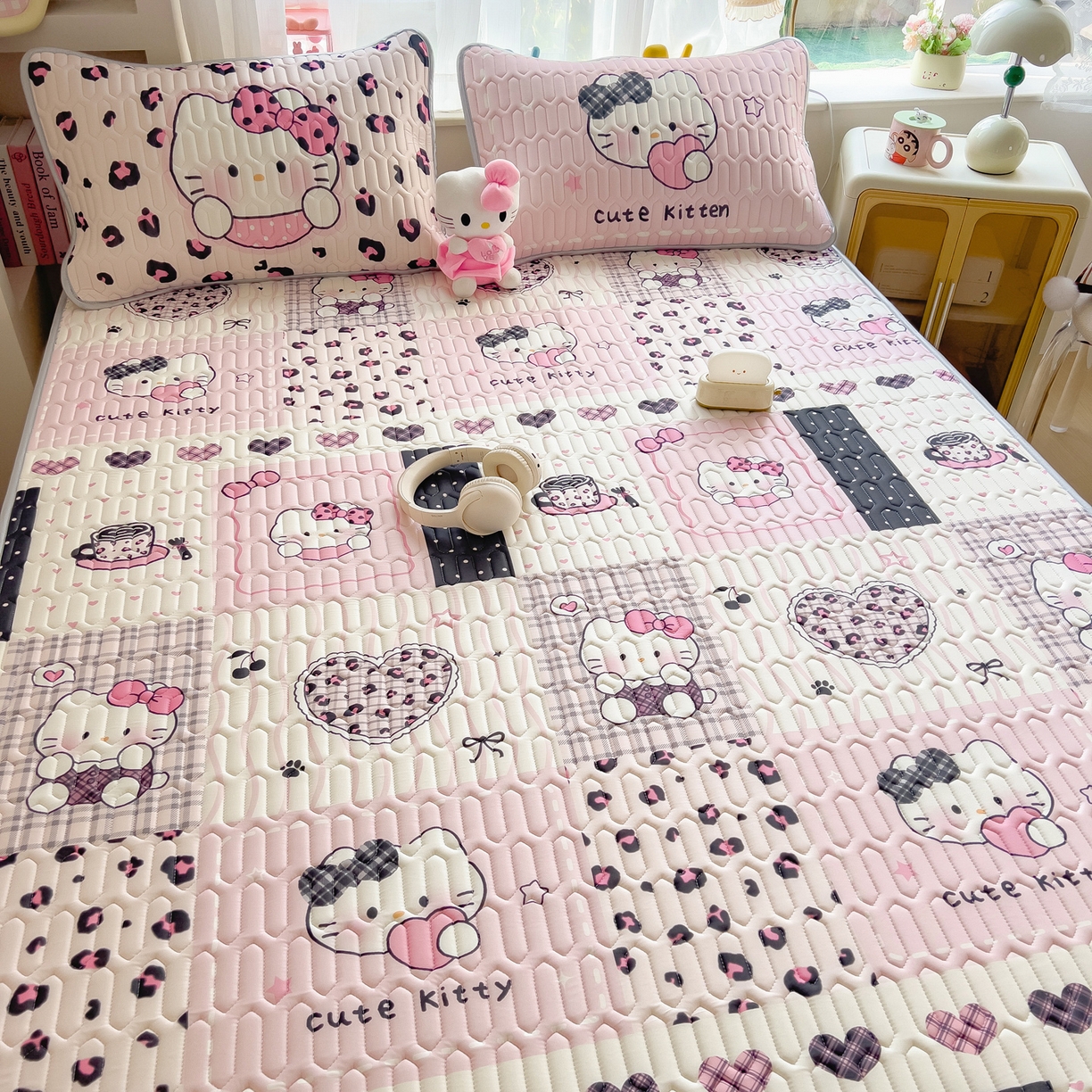 91家纺网 家纺一手货源 找家纺 摩妮卡 2026新款数码大版小清新乳胶凉席床席款三件套-场景二 心动收藏小屋