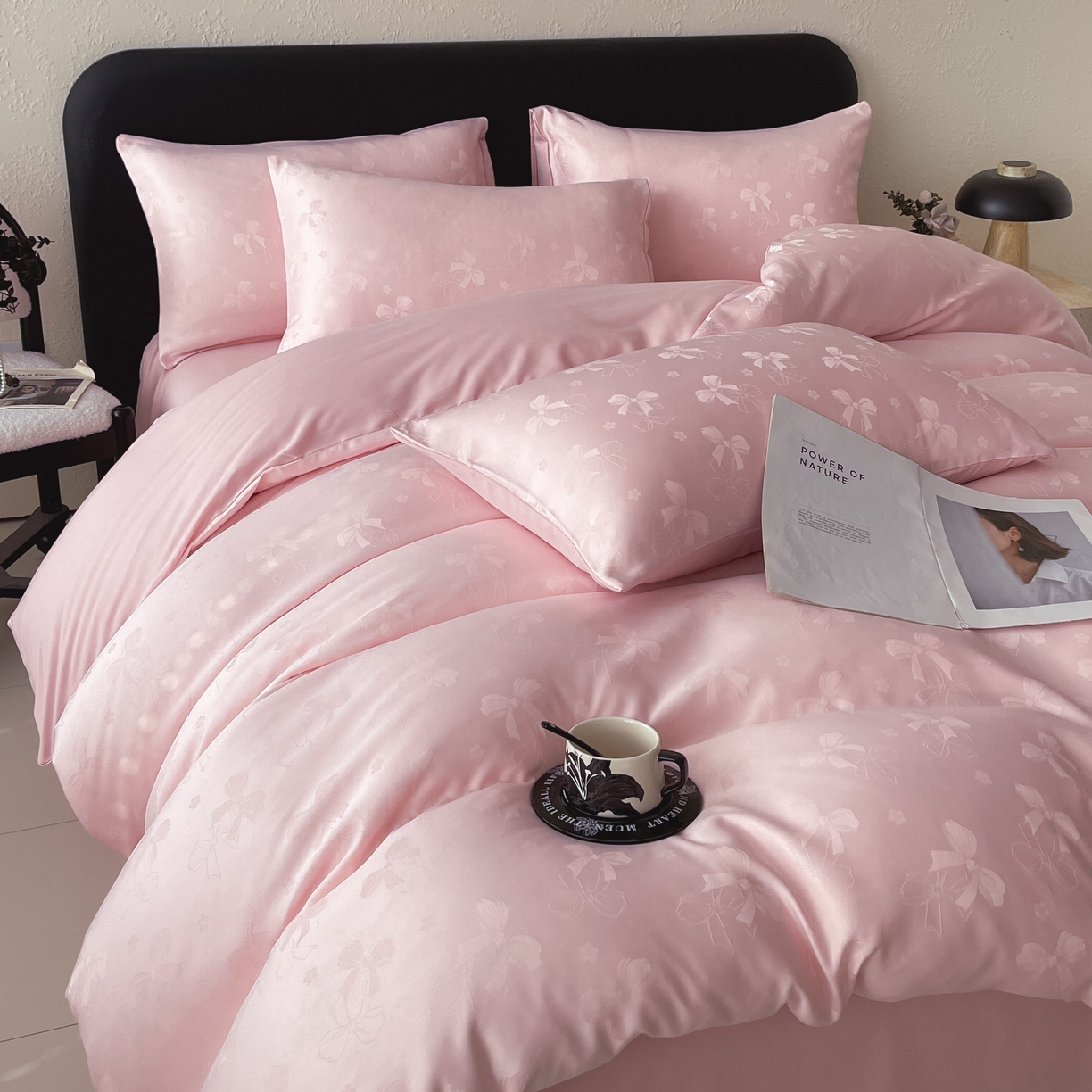 91家纺网 家纺一手货源 找家纺 （总）大麦乐田 2026春夏新款贡缎提花纯色双拼四件套