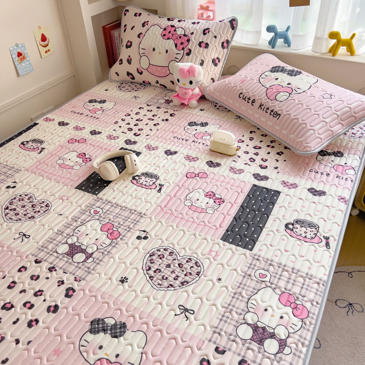 91家纺网 家纺一手货源 找家纺 摩妮卡 2026新款数码大版小清新乳胶凉席床席款三件套-场景二 心动收藏小屋