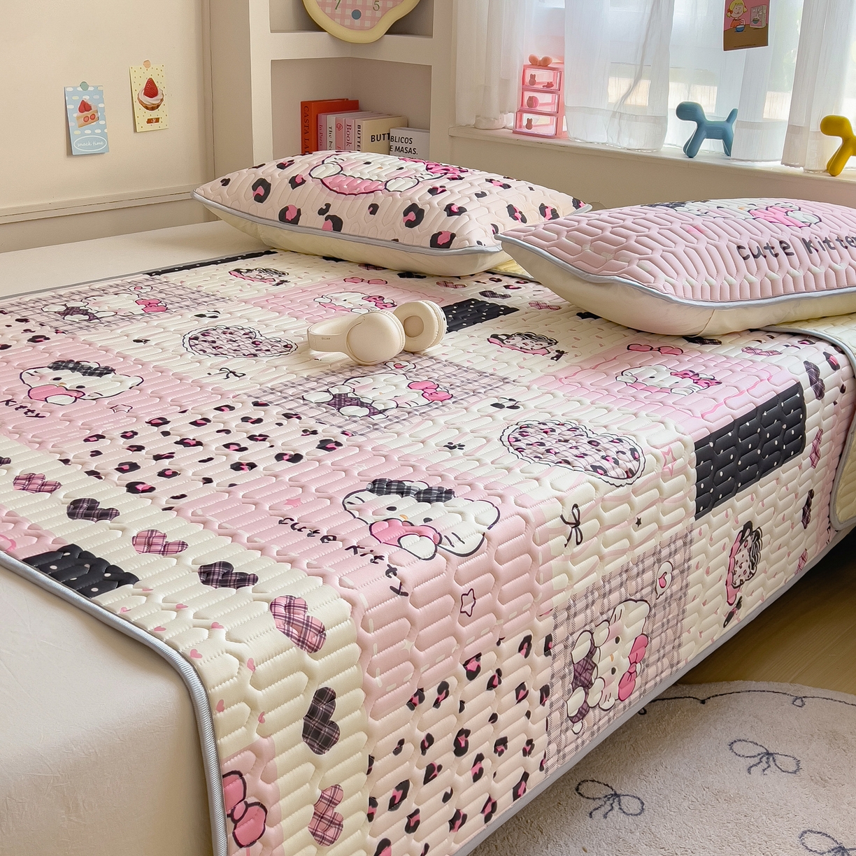 91家纺网 家纺一手货源 找家纺 摩妮卡 2026新款数码大版小清新乳胶凉席床席款三件套-场景二 心动收藏小屋