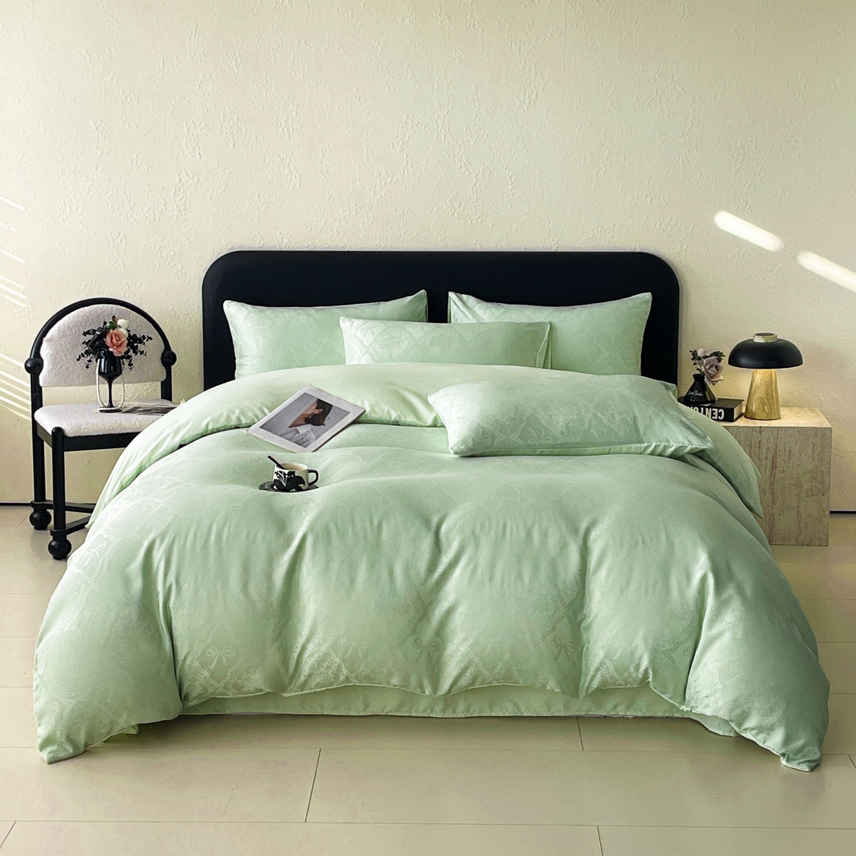 91家纺网 家纺一手货源 找家纺 大麦乐田 2026春夏新款贡缎提花纯色双拼四件套   艾利丝 奶油绿