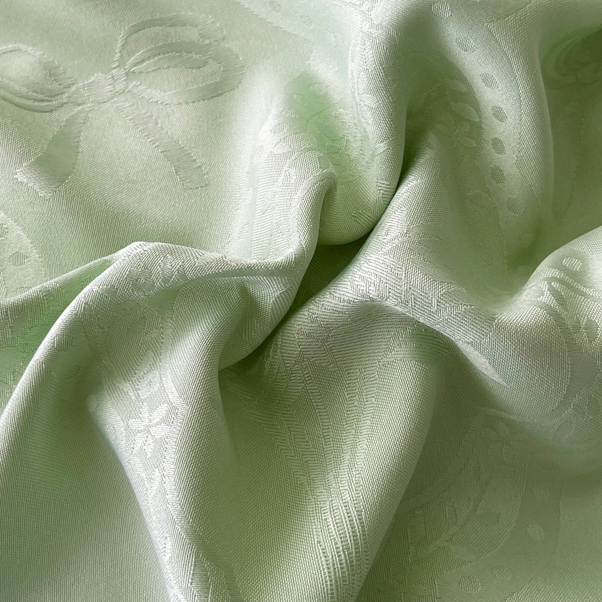 91家纺网 家纺一手货源 找家纺 大麦乐田 2026春夏新款贡缎提花纯色双拼四件套   艾利丝 奶油绿