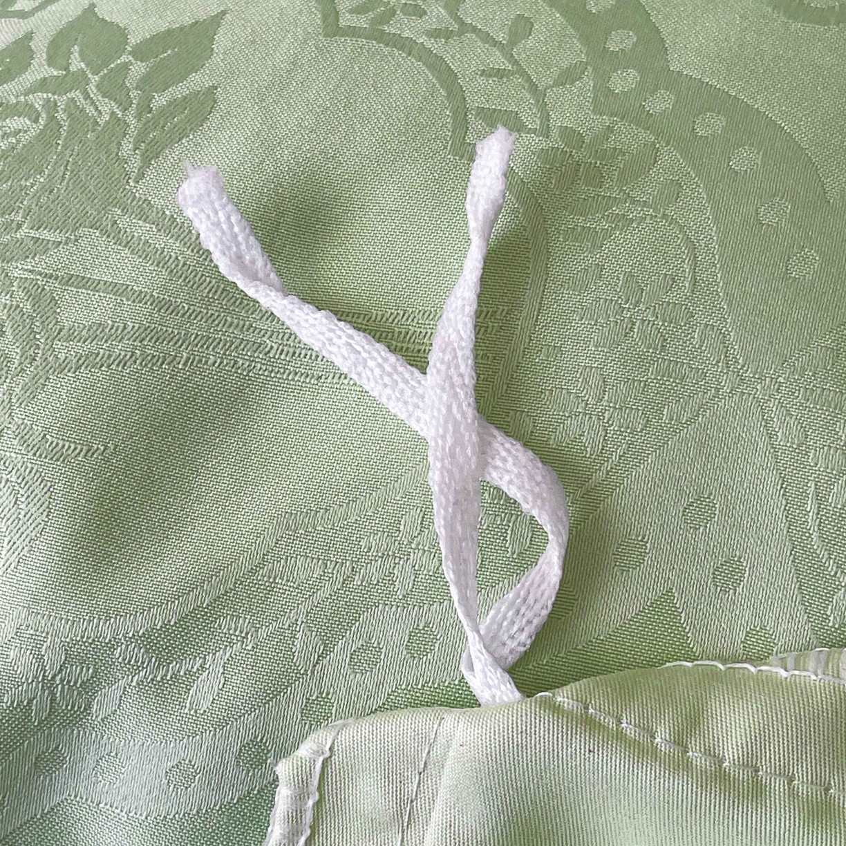 91家纺网 家纺一手货源 找家纺 大麦乐田 2026春夏新款贡缎提花纯色双拼四件套   艾利丝 奶油绿