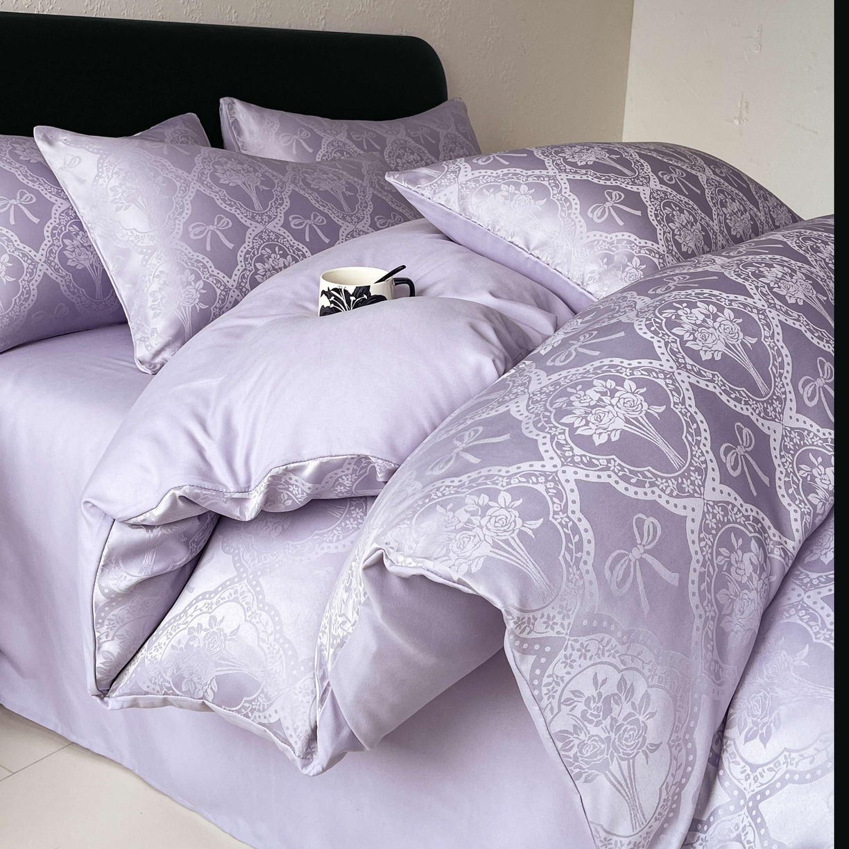 91家纺网 家纺一手货源 找家纺 大麦乐田 2026春夏新款贡缎提花纯色双拼四件套 艾利丝 初恋紫