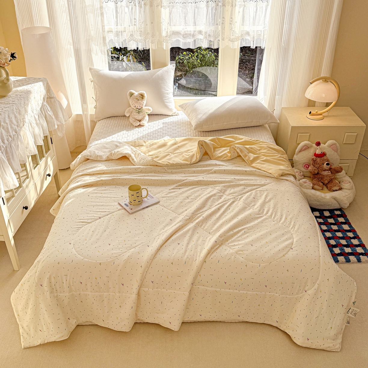 91家纺网 家纺一手货源 找家纺 梦恬佳 2026新款水洗皱皱纱卡通印花夏凉被 奶油芝士