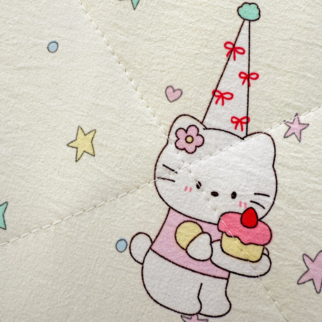 91家纺网 家纺一手货源 找家纺 梦恬佳 2026新款水洗皱皱纱卡通印花夏凉被 星星奶猫