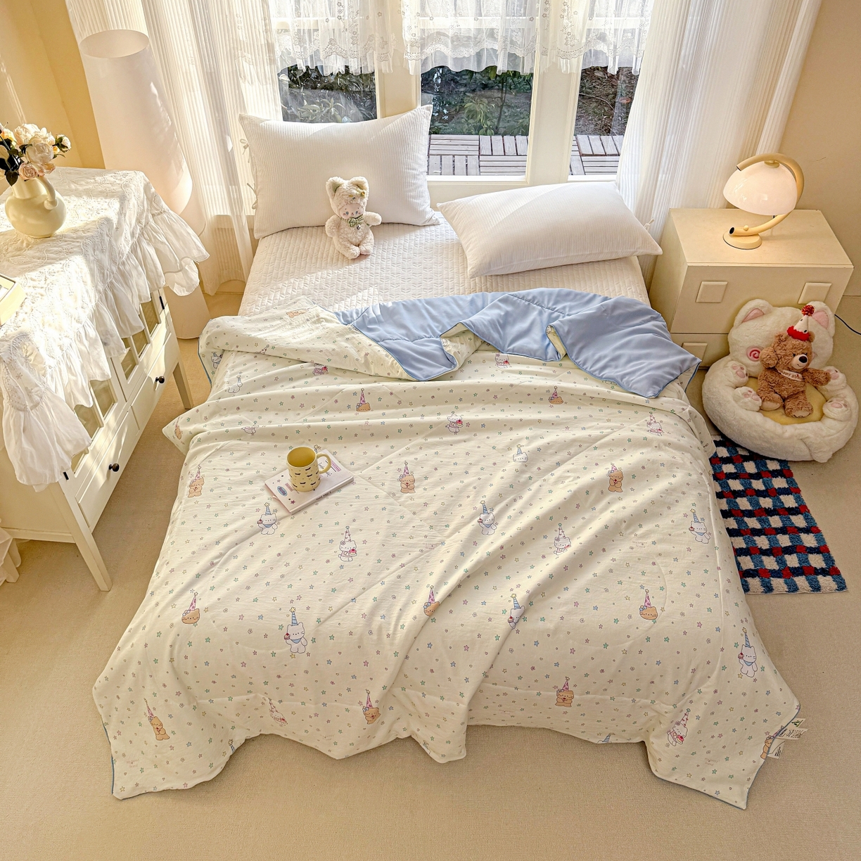 91家纺网 家纺一手货源 找家纺 梦恬佳 2026新款水洗皱皱纱卡通印花夏凉被 星星奶猫