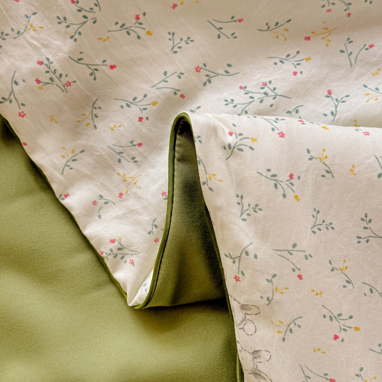 91家纺网 家纺一手货源 找家纺 梦恬佳 2026新款水洗皱皱纱卡通印花夏凉被 春意兔