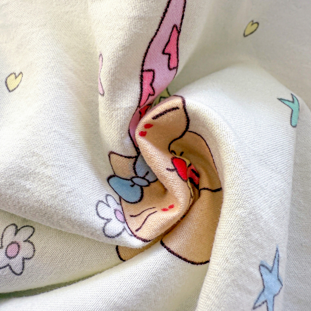 91家纺网 家纺一手货源 找家纺 梦恬佳 2026新款水洗皱皱纱卡通印花夏凉被 星星奶猫