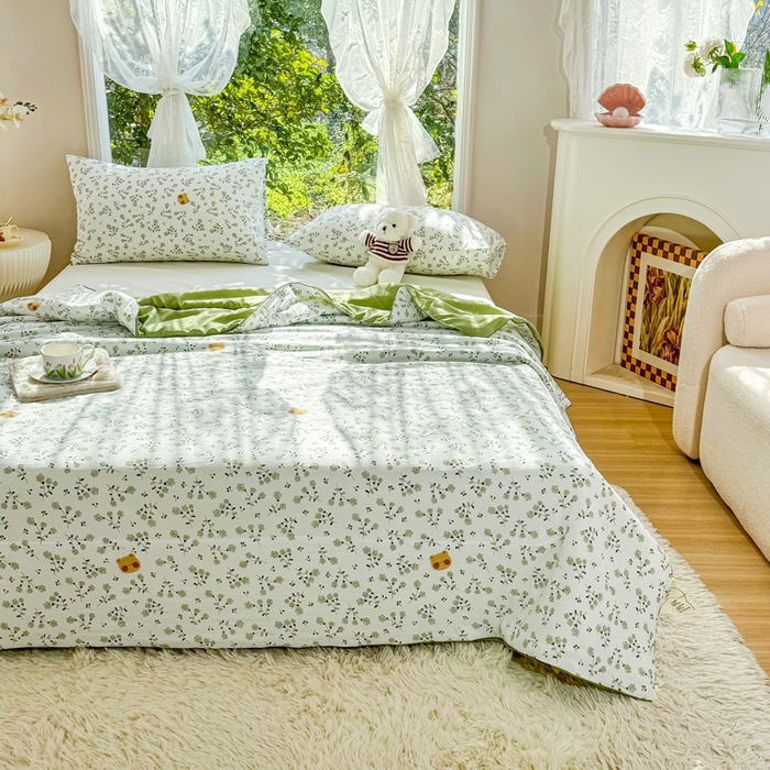 91家纺网 家纺一手货源 找家纺 梦恬佳 2026新款水洗皱皱纱卡通印花夏凉被 春日小熊