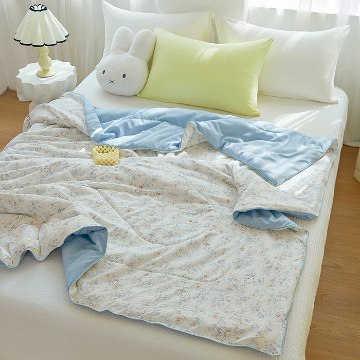 91家纺网 家纺一手货源 找家纺 梦恬佳 2026新款水洗皱皱纱卡通印花夏凉被 繁花兔兔