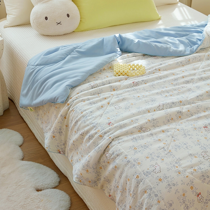 91家纺网 家纺一手货源 找家纺 梦恬佳 2026新款水洗皱皱纱卡通印花夏凉被 繁花兔兔