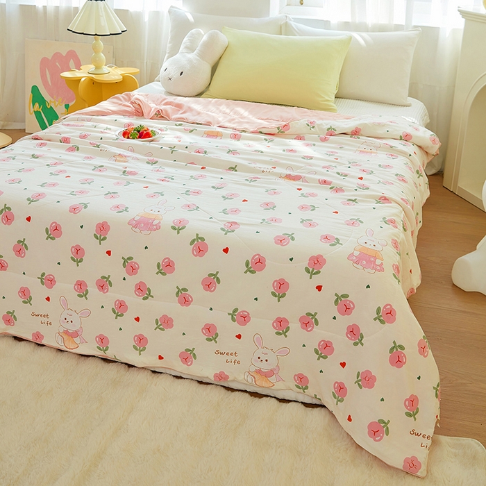 91家纺网 家纺一手货源 找家纺 梦恬佳 2026新款水洗皱皱纱卡通印花夏凉被 曼塔玫瑰