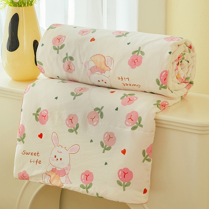 91家纺网 家纺一手货源 找家纺 梦恬佳 2026新款水洗皱皱纱卡通印花夏凉被 曼塔玫瑰