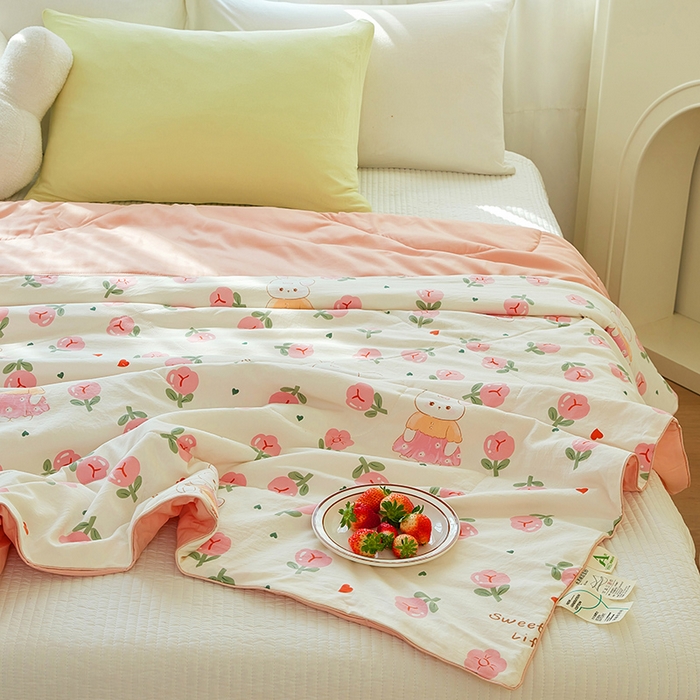 91家纺网 家纺一手货源 找家纺 梦恬佳 2026新款水洗皱皱纱卡通印花夏凉被 曼塔玫瑰