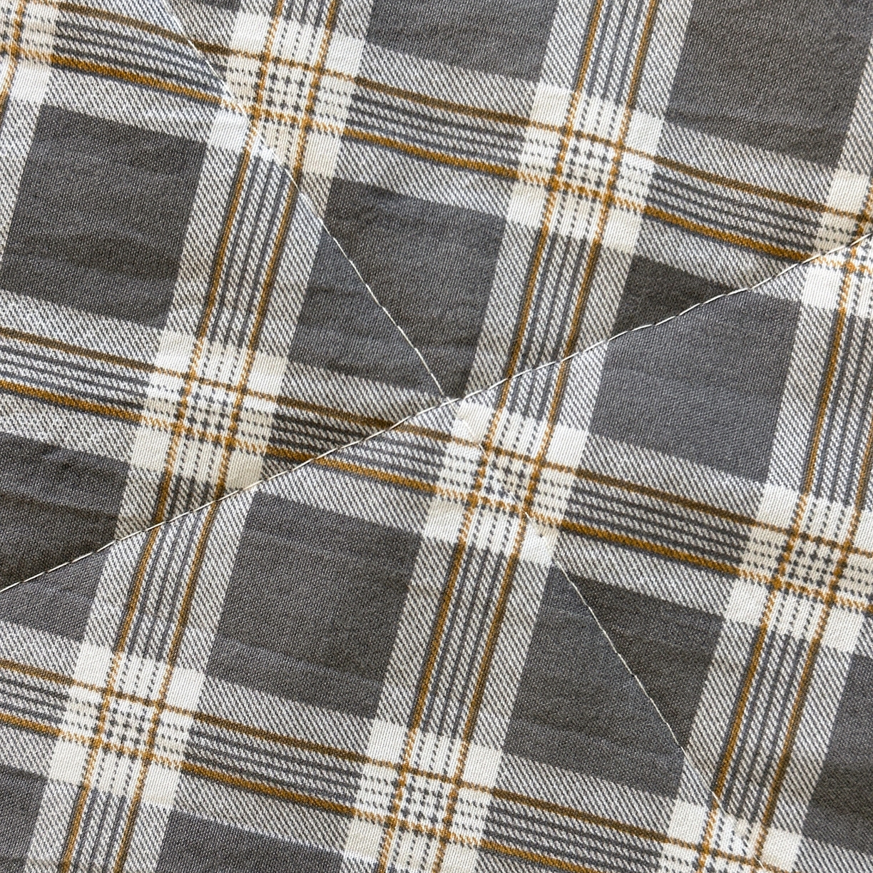 91家纺网 家纺一手货源 找家纺 梦恬佳 2026新款水洗皱皱纱卡通印花夏凉被 灰白格