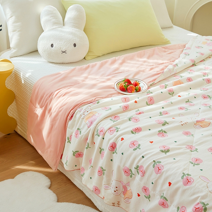 91家纺网 家纺一手货源 找家纺 梦恬佳 2026新款水洗皱皱纱卡通印花夏凉被 曼塔玫瑰