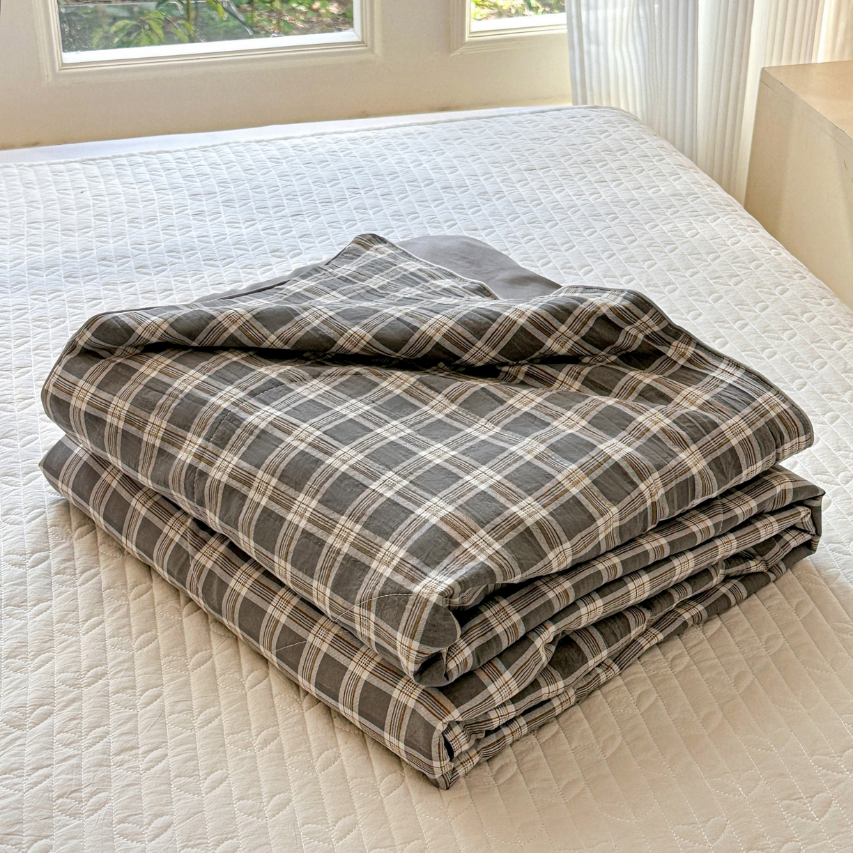 91家纺网 家纺一手货源 找家纺 梦恬佳 2026新款水洗皱皱纱卡通印花夏凉被 灰白格