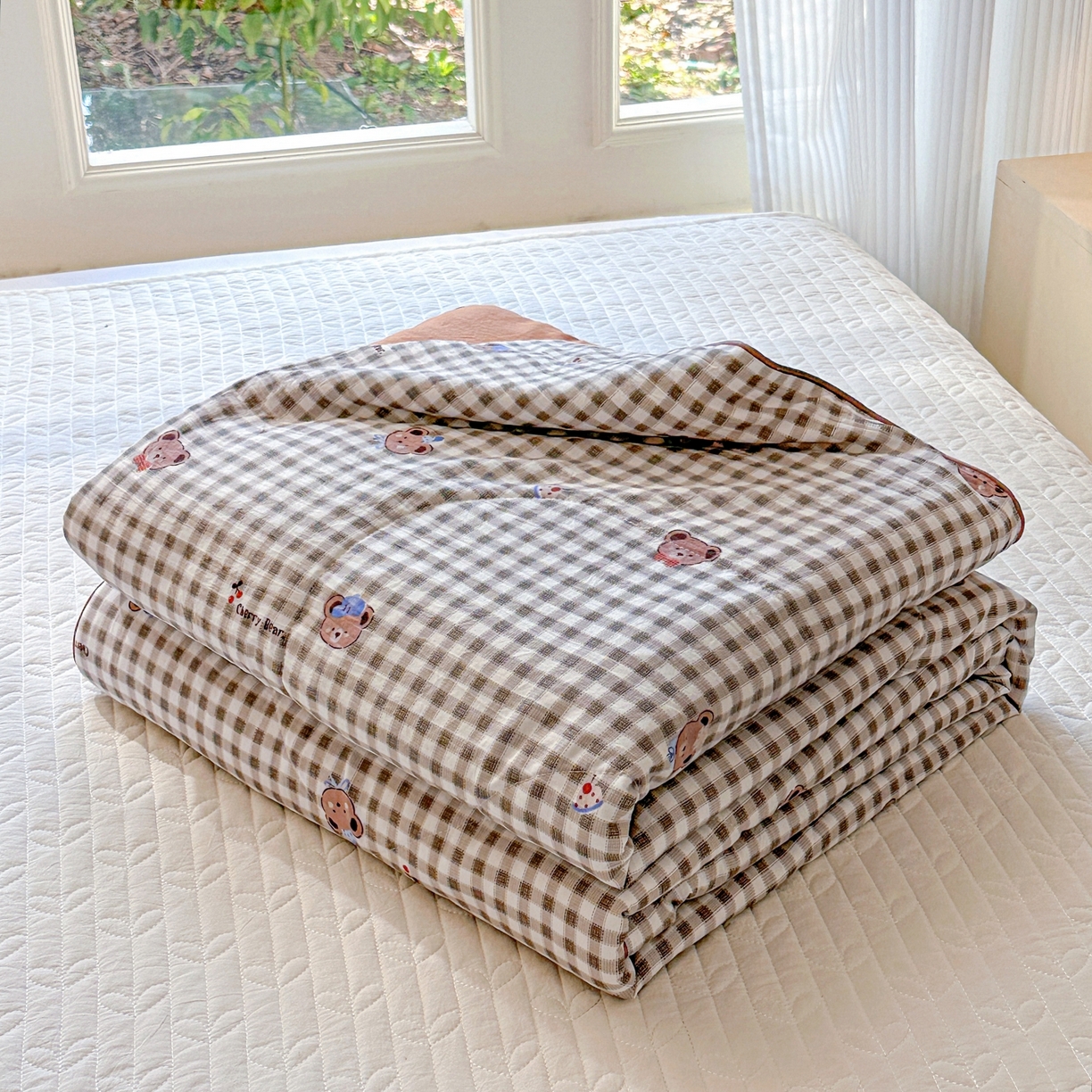 91家纺网 家纺一手货源 找家纺 梦恬佳 2026新款水洗皱皱纱卡通印花夏凉被 欢乐小熊