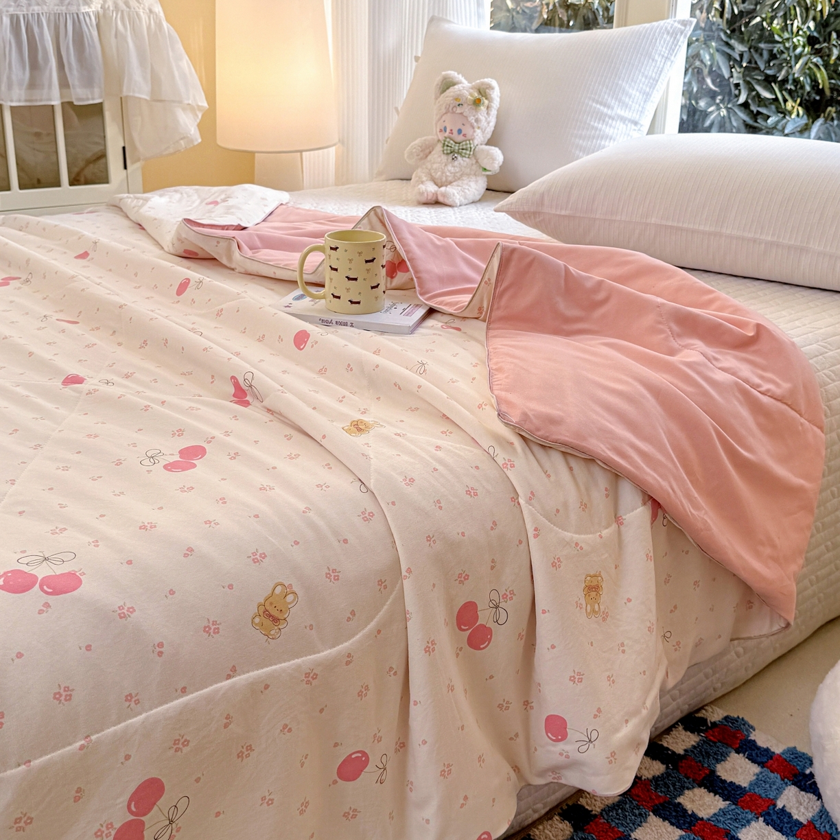 91家纺网 家纺一手货源 找家纺 梦恬佳 2026新款水洗皱皱纱卡通印花夏凉被 粉色樱桃
