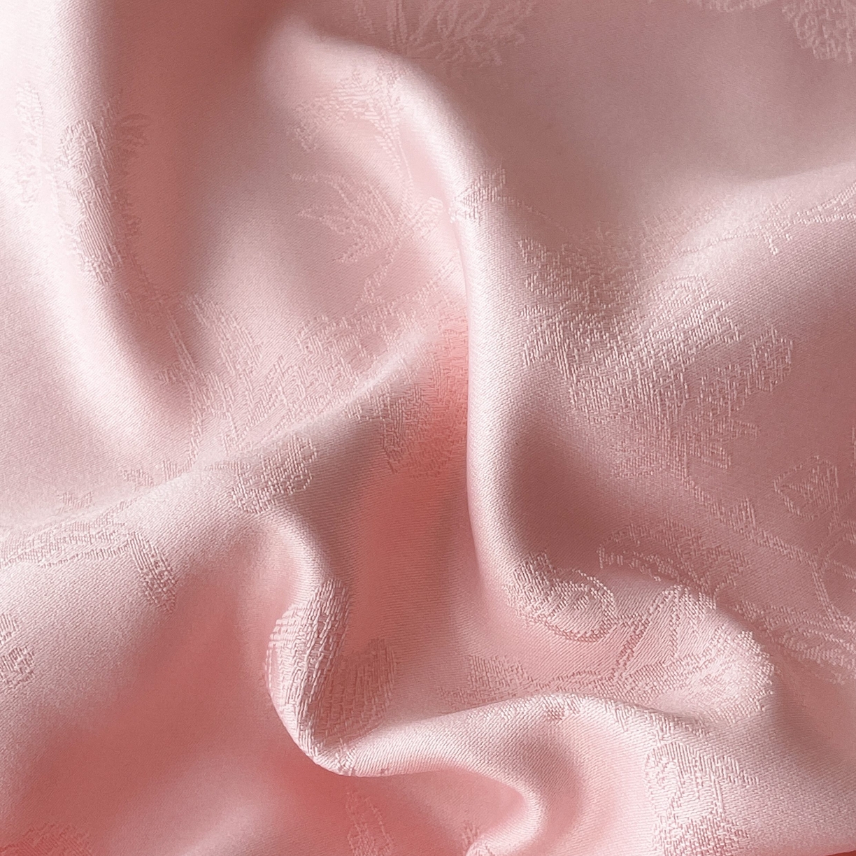 91家纺网 家纺一手货源 找家纺 大麦乐田 2026春夏新款贡缎提花纯色双拼四件套 爱草 香粉玉