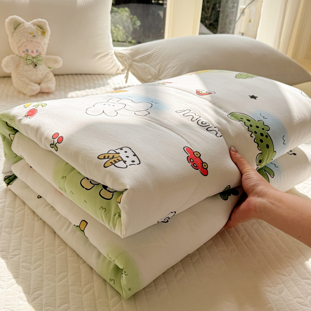 91家纺网 家纺一手货源 找家纺 梦恬佳 2026新款水洗皱皱纱卡通印花夏凉被 奇趣乐园