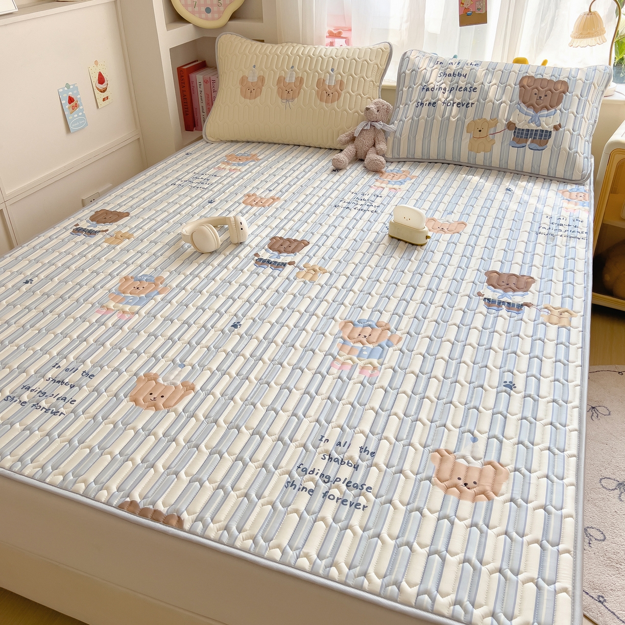 91家纺网 家纺一手货源 找家纺 摩妮卡 2026新款数码大版小清新乳胶凉席床席款三件套-场景二 晨间锻炼