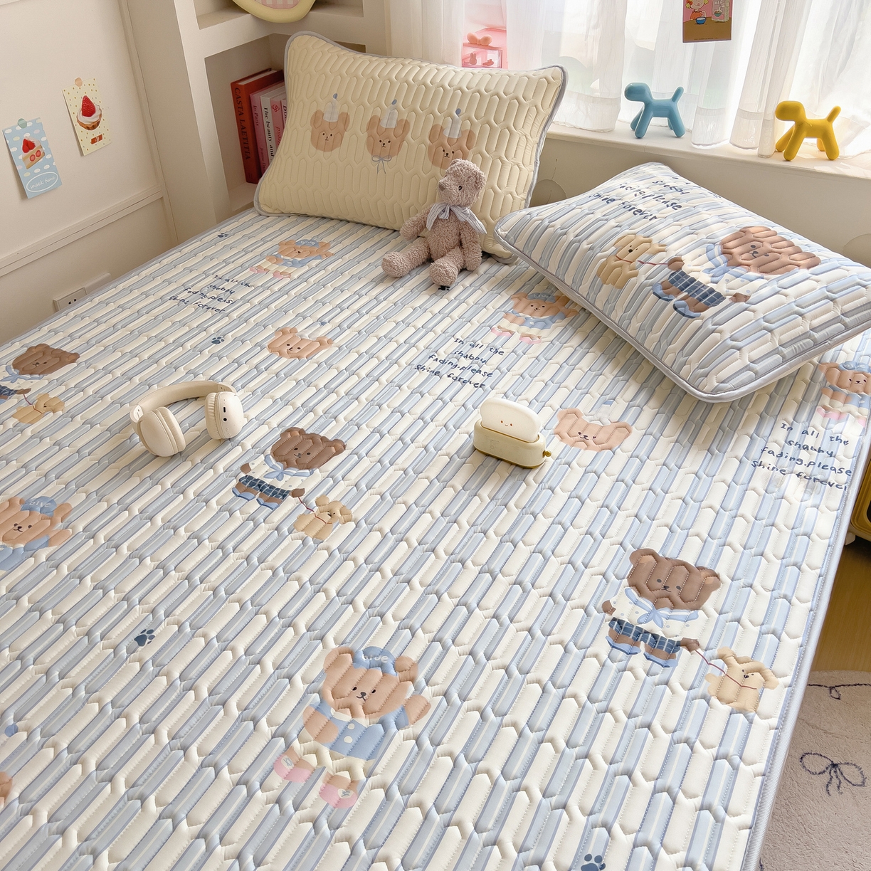 91家纺网 家纺一手货源 找家纺 摩妮卡 2026新款数码大版小清新乳胶凉席床席款三件套-场景二 晨间锻炼