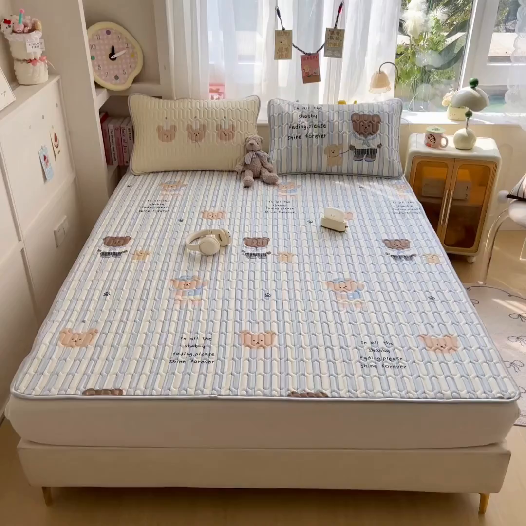 91家纺网 家纺一手货源 找家纺 摩妮卡 2026新款数码大版小清新乳胶凉席床席款三件套-场景二 晨间锻炼