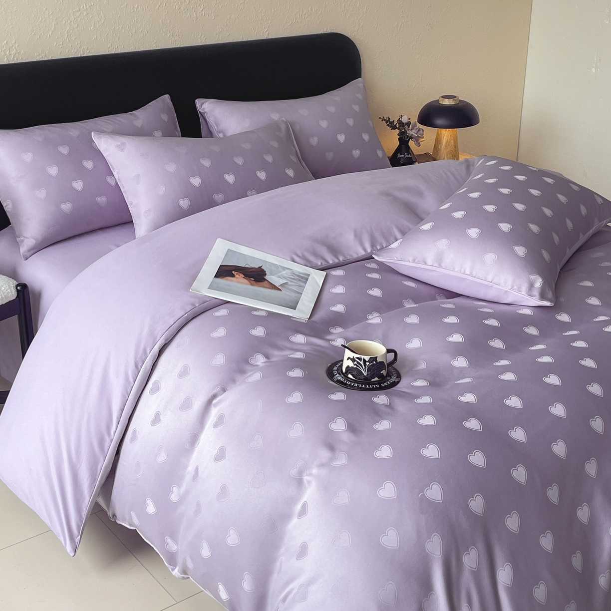 91家纺网 家纺一手货源 找家纺 大麦乐田 2026春夏新款贡缎提花纯色双拼四件套 爱心 初恋紫