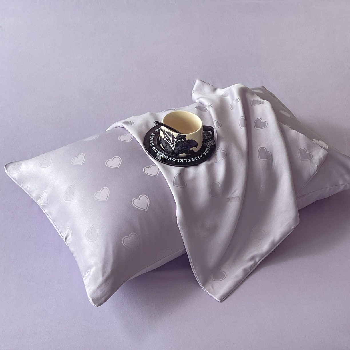 91家纺网 家纺一手货源 找家纺 大麦乐田 2026春夏新款贡缎提花纯色双拼四件套 爱心 初恋紫