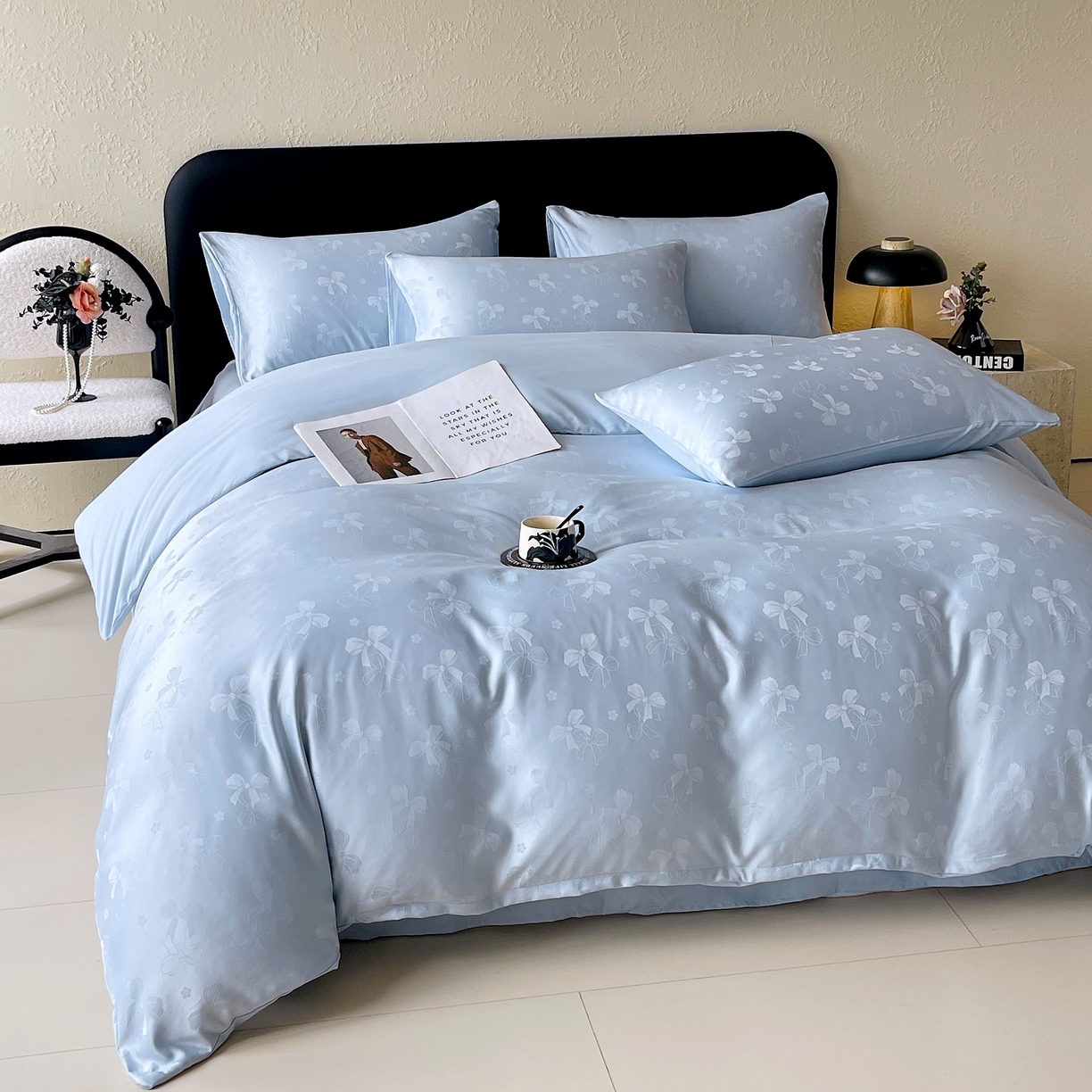 91家纺网 家纺一手货源 找家纺 大麦乐田 2026春夏新款贡缎提花纯色双拼四件套   领结 山水蓝